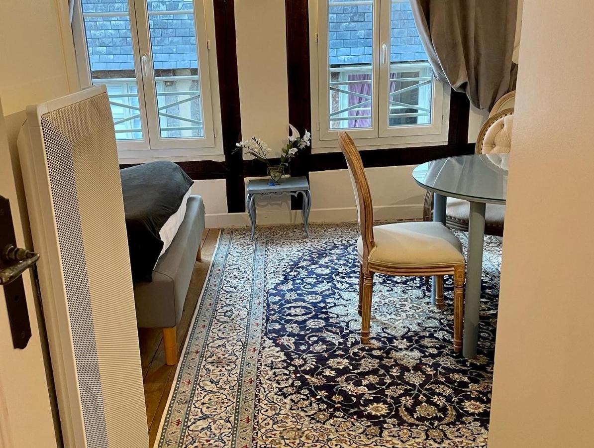 La Parenthese Du Capucin Appartement Honfleur Buitenkant foto
