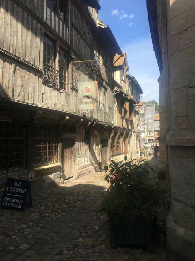 La Parenthese Du Capucin Appartement Honfleur Buitenkant foto