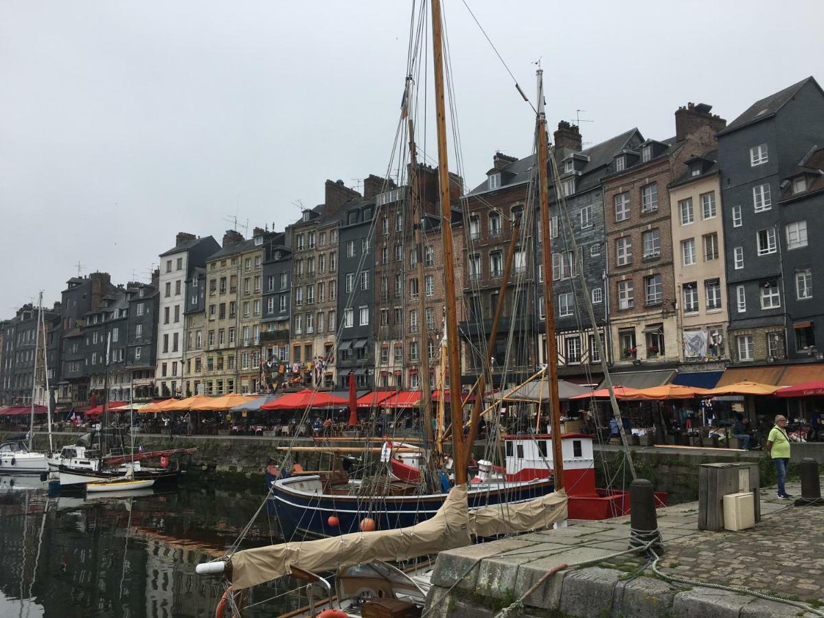 La Parenthese Du Capucin Appartement Honfleur Buitenkant foto