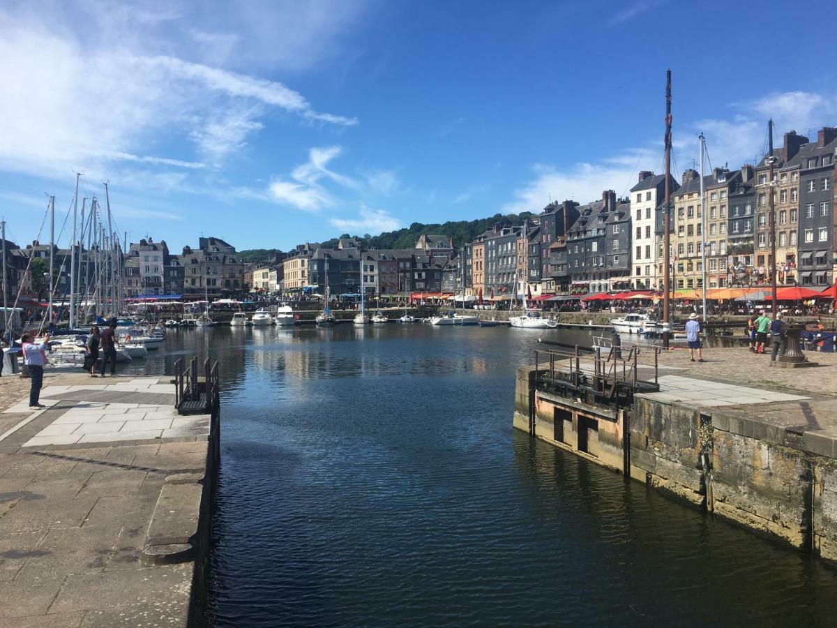La Parenthese Du Capucin Appartement Honfleur Buitenkant foto