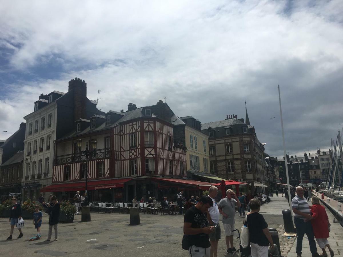 La Parenthese Du Capucin Appartement Honfleur Buitenkant foto